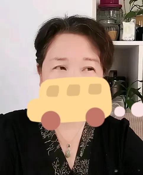 杜大娘把评论区设置成只能粉丝评论。按咱们正常的想法，这评论区应该是一片祥和，充满