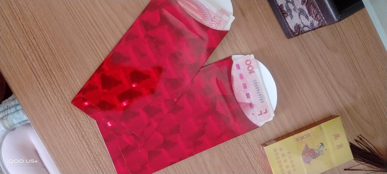 今年过年红包统计一下。
我家外甥家的宝宝500，外甥女家的宝宝500。老公家外甥