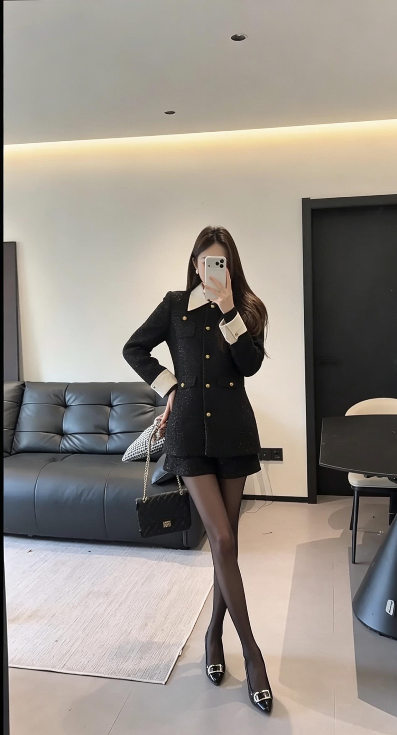 今天推荐的这套穿搭属于典型的“小香风，整体气质精致、干练且带有一丝慵懒的高级感。