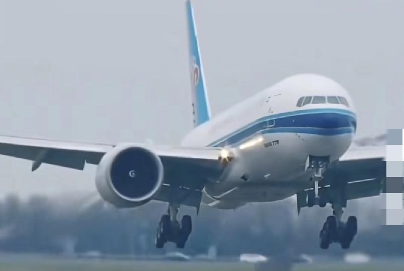 燃油费大降价！有人狂喜有人骂，这波优惠到底值不值？
 
燃油附加费降价的消息刚出