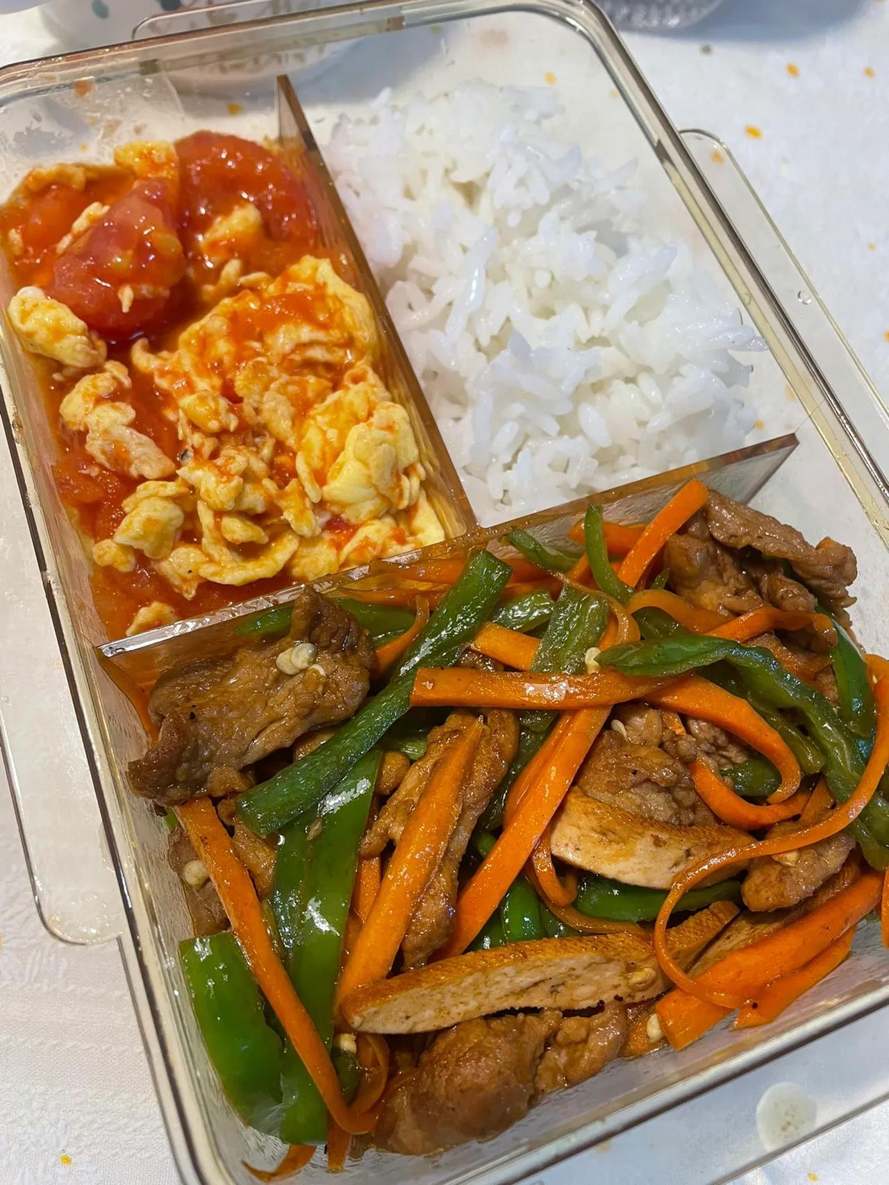 为什么每次带饭，大家都认为我很省？
自己带饭很丢人吗？为了健康，不吃外卖！
每天