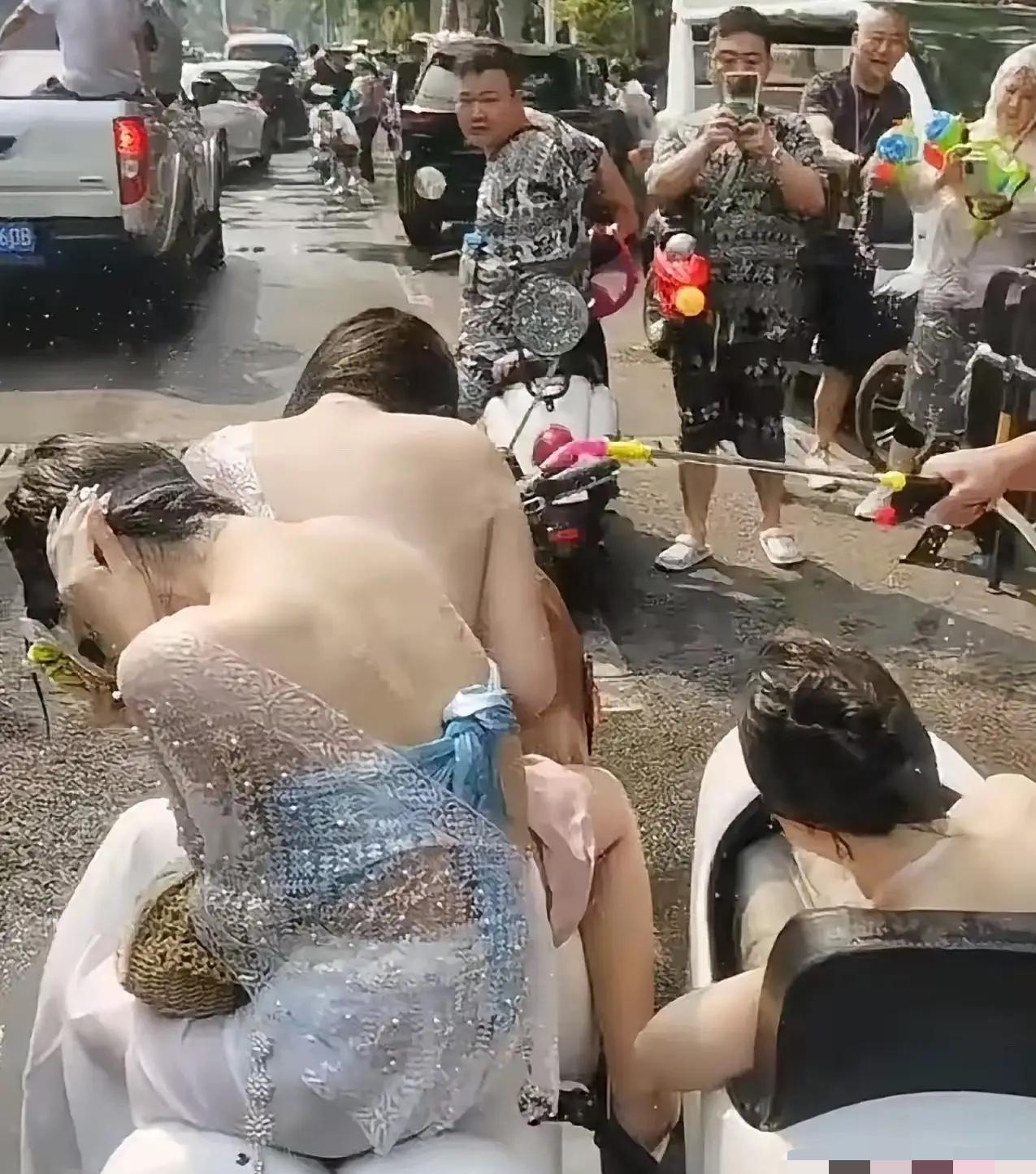 西双版纳泼水节彻底变味！官方重拳出手，这次绝不姑息

今年泼水节彻底跑偏，看得人