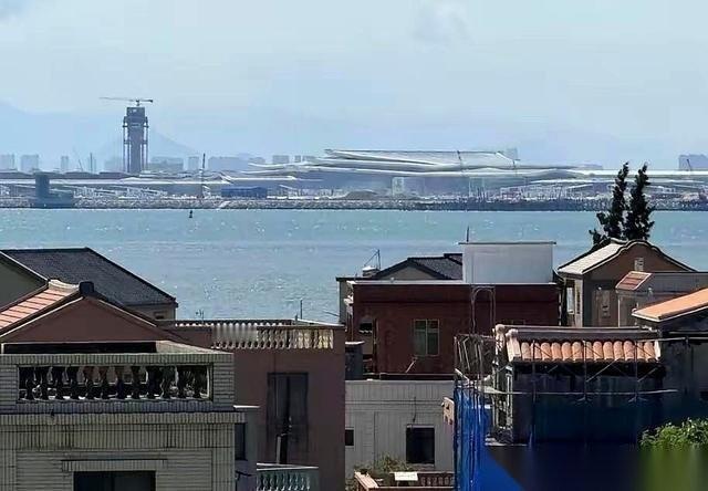 国台办刚宣布，要给金门、马祖通水、通电、通气、通桥。话音刚落，金门县副县长李文良