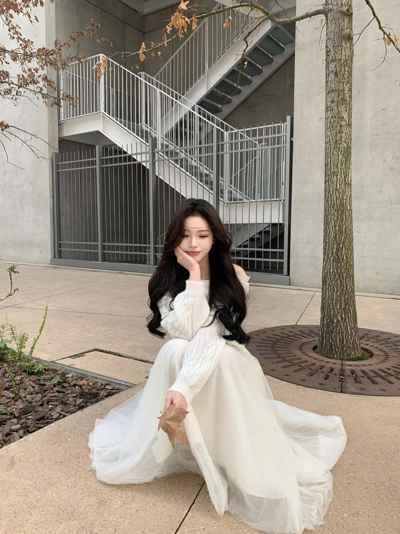 遇见你的眉眼 如清风明月温柔系穿搭 白色连衣裙
