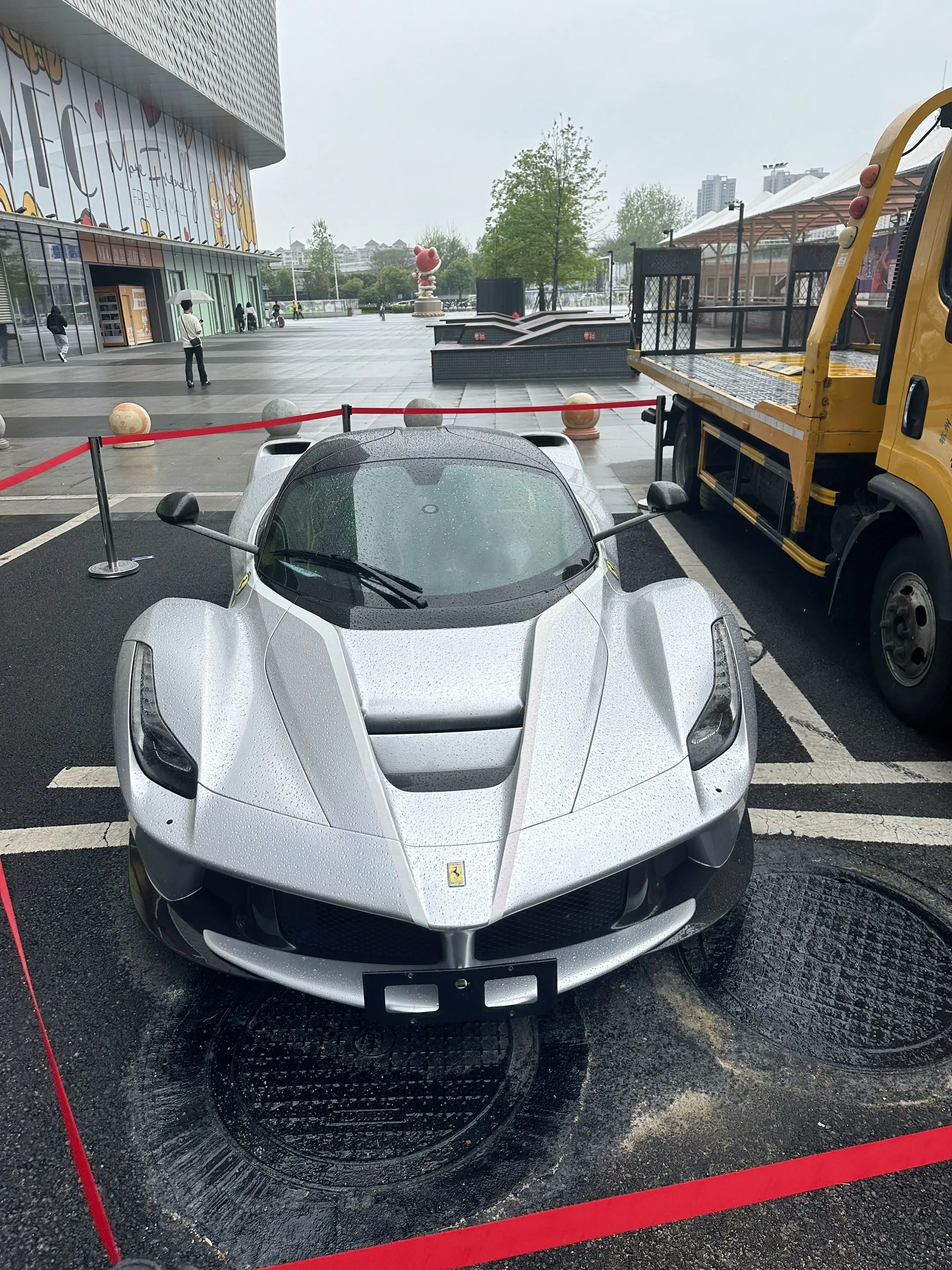 1995Ferrari La Bugatti chiron！这两台车颜值直接拉满