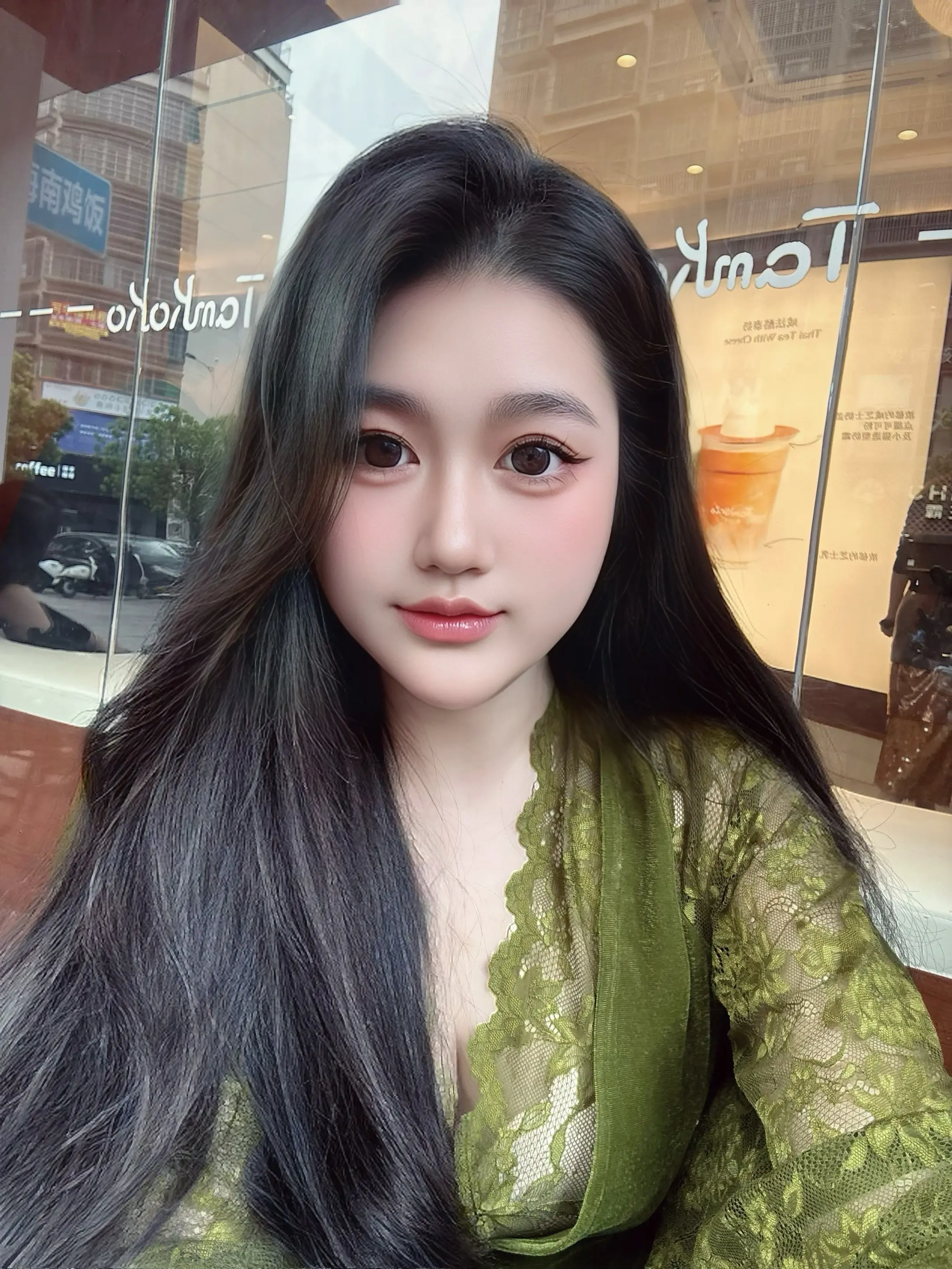 我是多想再给你机会 多想问问你究竟爱谁