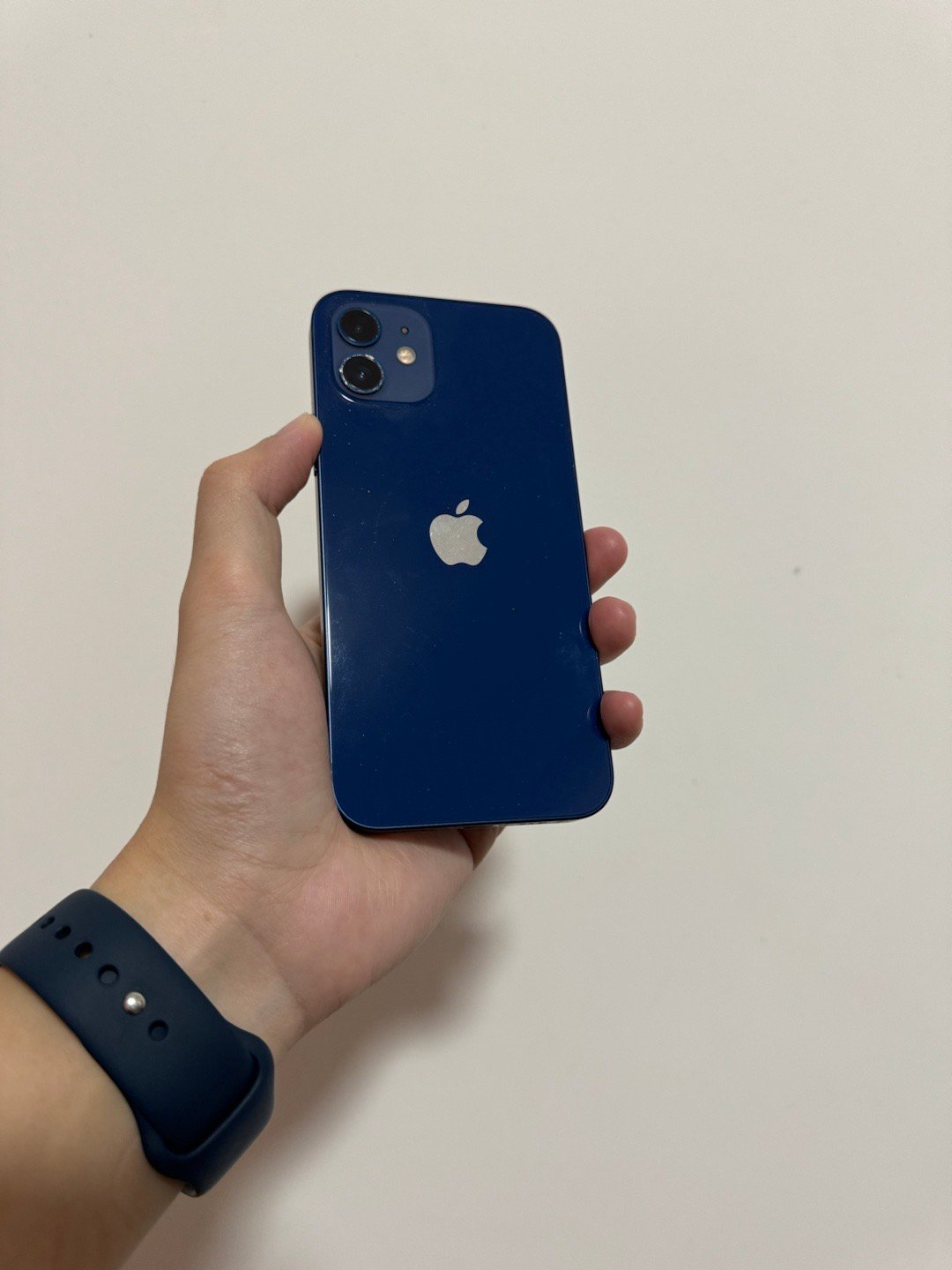 #iPhone16价格#多少都无所谓，反正我这iPhone12还能再战三四五六七