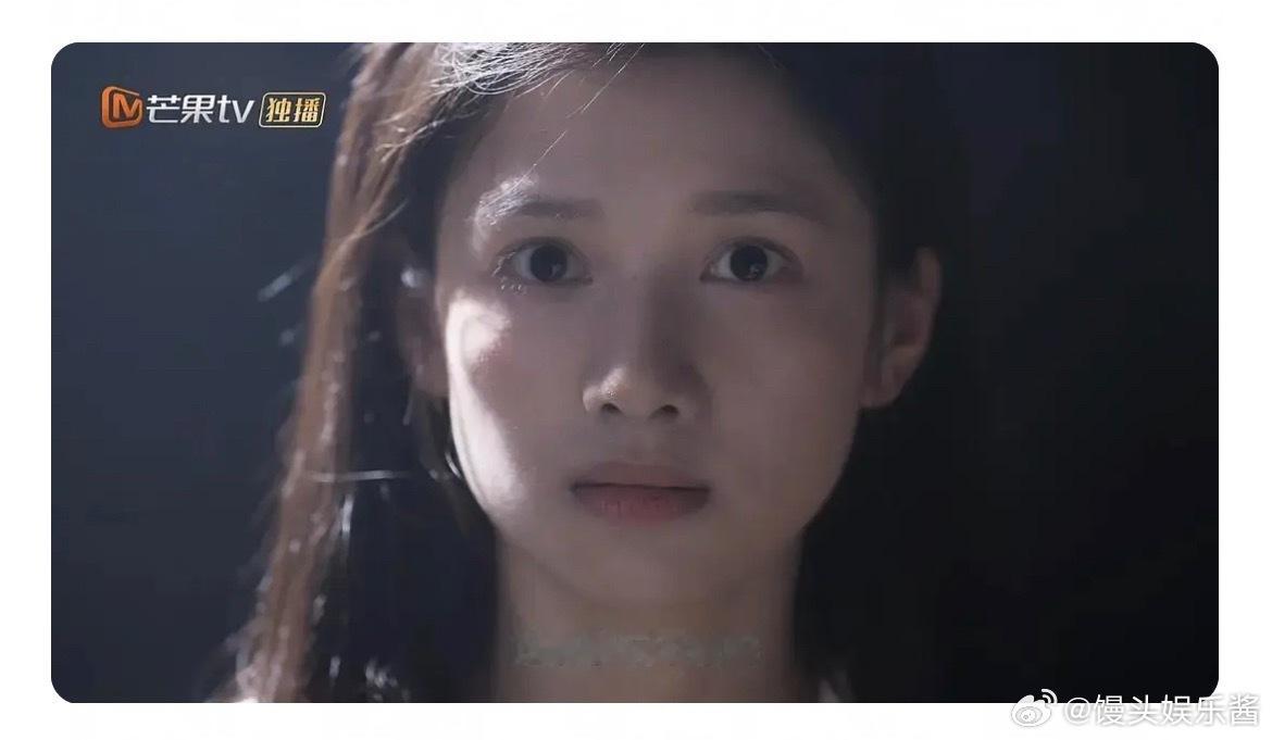 张婧仪离了精修好奇怪的长相 