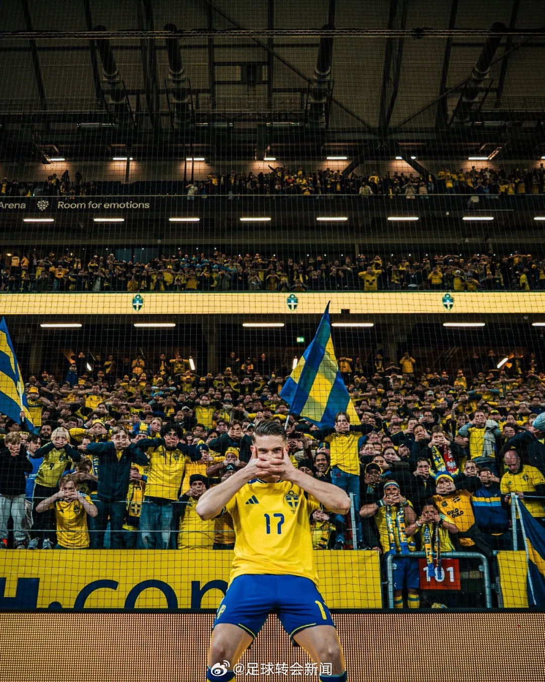 在率领瑞典杀进世界杯后，哲凯赖什指导现场球迷和他一起做出了标志性的庆祝动作，留下