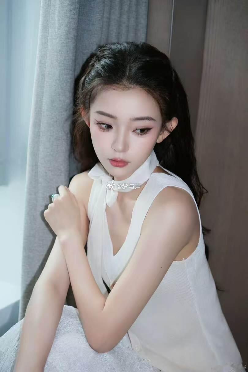 罗予彤回应乘风抱团争议很多镜头之外的互相扶持被忽略，深厚的友情不该被片面的片段直