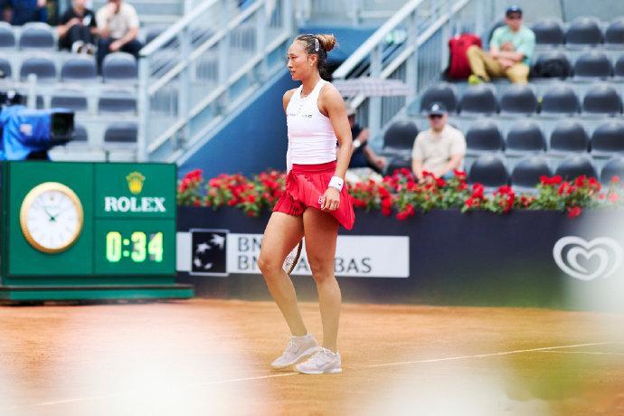 【郑钦文说要一步一个脚印】WTA1000罗马战女单次轮，郑钦文战胜达尼洛维奇收获