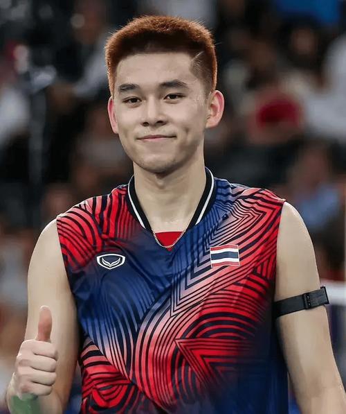 全英赛男单群雄逐鹿天下大乱，四强中仅有2号种子昆拉武特一人

全英赛战至昨天四强