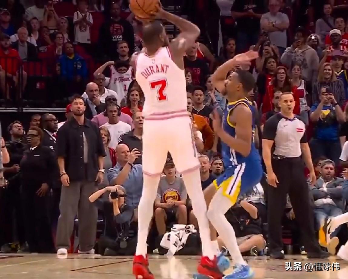 罚球不进很伤！梅尔顿谈杜兰特：

“KD真的很强。”

“当他在外线接球。”
