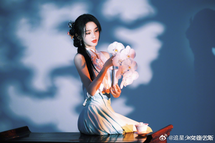唐艺昕做梦都在转音唐艺昕三公转音谁被唐艺昕惊艳？做梦都练转音，舞台进步超出预期 