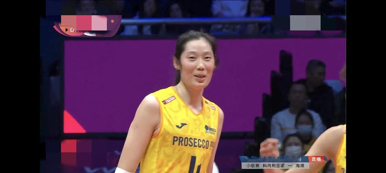 女排世俱杯，朱婷首次亮相，最尖的矛，变成了最坚固的盾！
虽然很喜爱朱婷，但不得不