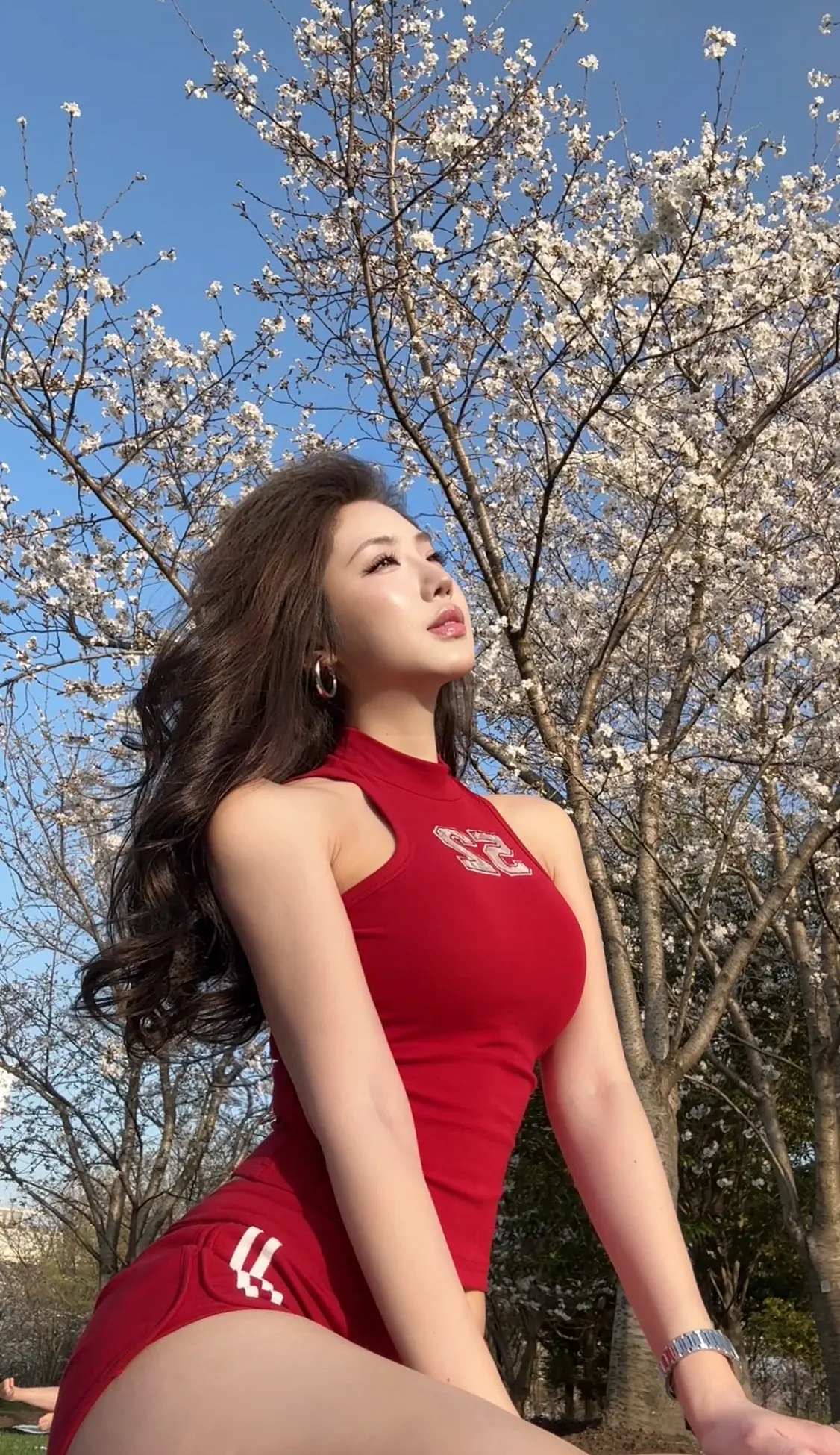 再过几个月，就能迎来一个灿烂的、热情的、像水果般可口的夏天了。
