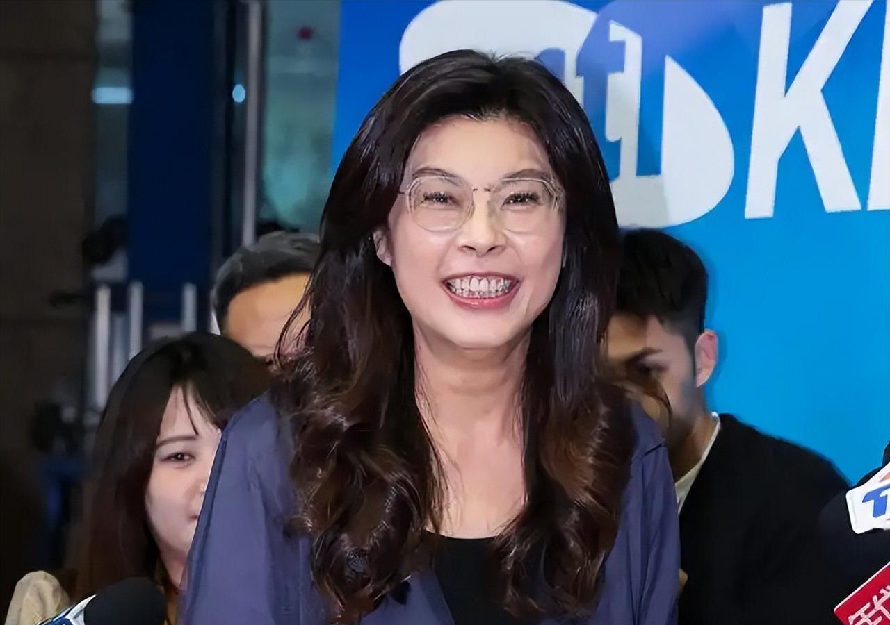 就在刚刚，

中国国民党主席郑丽文发表声明，

4月7日，郑丽文启程访问中国大陆