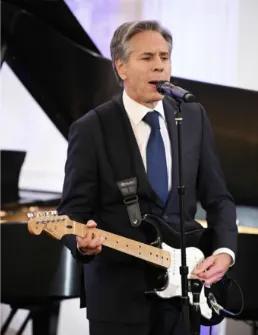 朋友们，10 月 11 日，美国媒体又在搞事情啦！布林肯乱弹琴🎹居然警告中国不