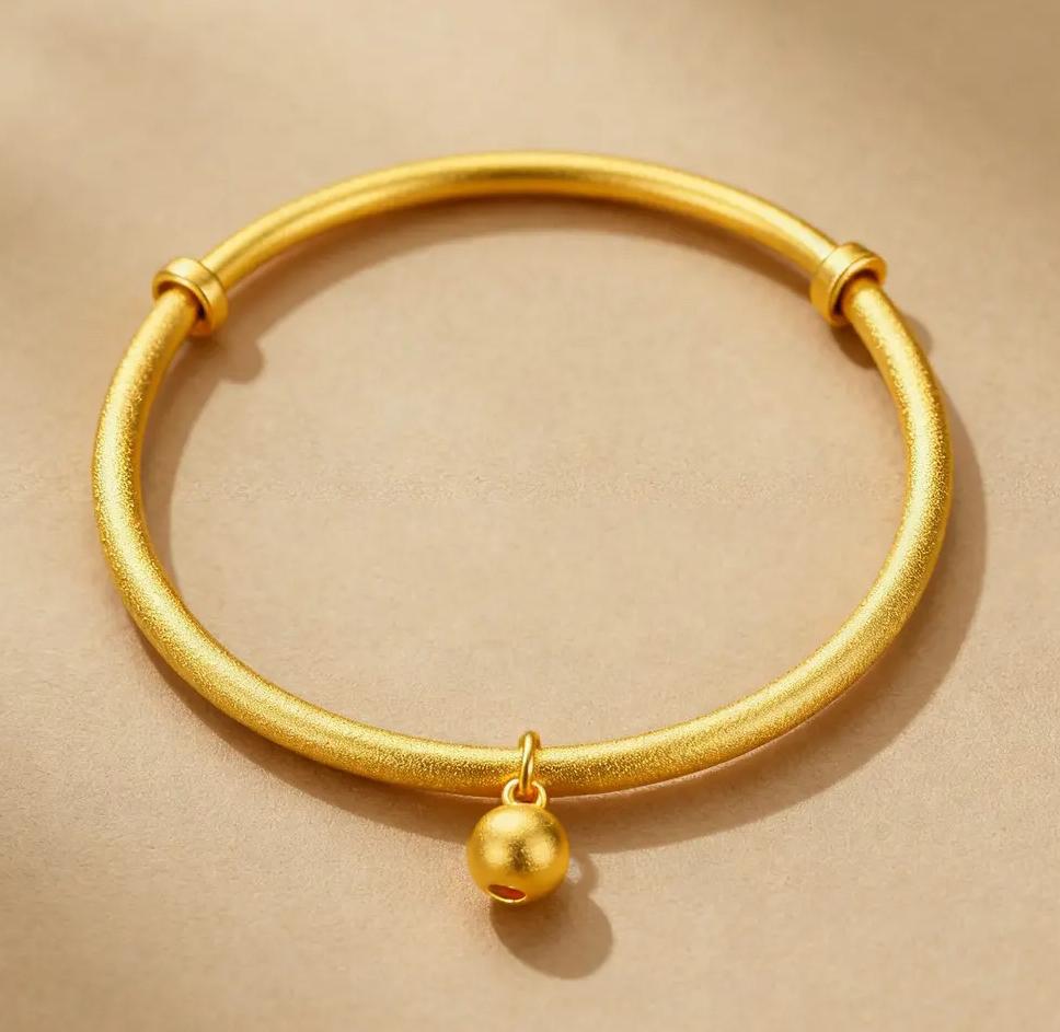 今天黄金还在涨
每克比昨天又高了8块
最新数据看
涨势估计还会持续

本来想着今