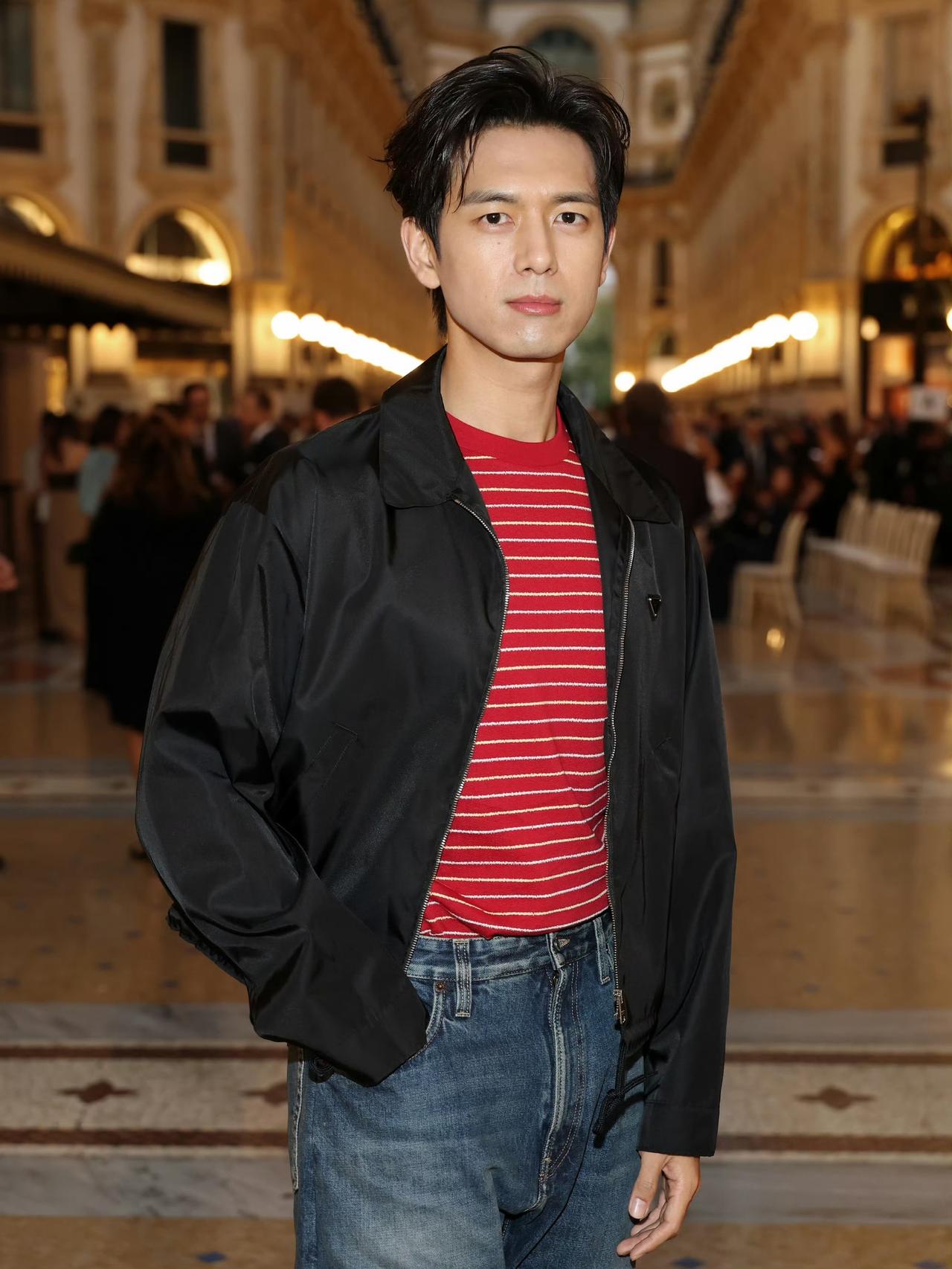 李现杨幂亮相Vogue World全球盛典，同框演绎不同风格魅力
 
结束Pra