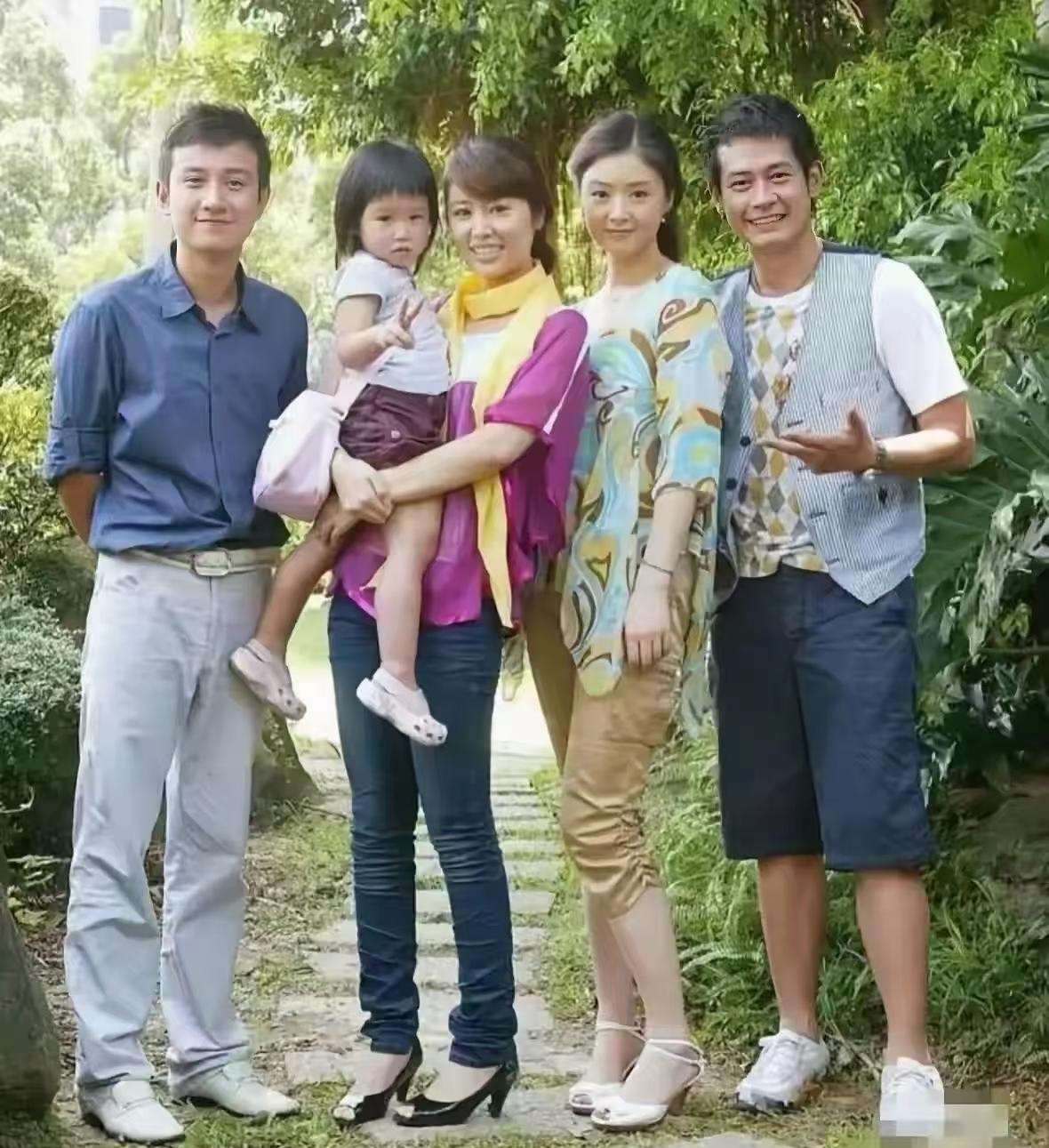 20年前，明星穿得也挺土的 