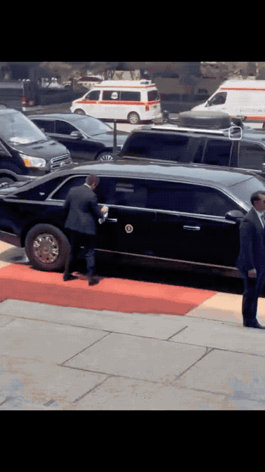 美国总统保镖还肩负擦车职能？在美国总统特朗普访华期间，有人持续拍摄美国特勤局特工