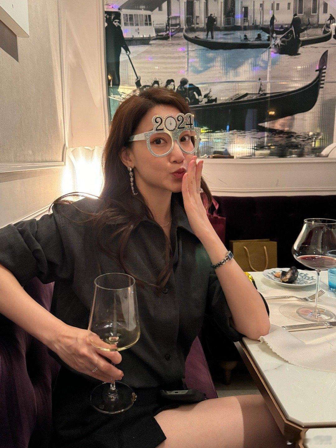 Happy new year! 一下飞机就是行程塞满的几天，时差又一次一天倒完?
