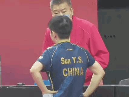莎莎说要拉死对手；大胖说要弄死对手。[捂脸][捂脸]
