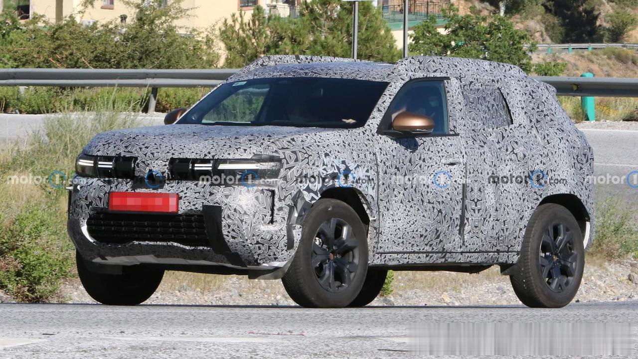 新款Dacia Duster谍照曝光，新车将采用之前Bigster概念车一样的设