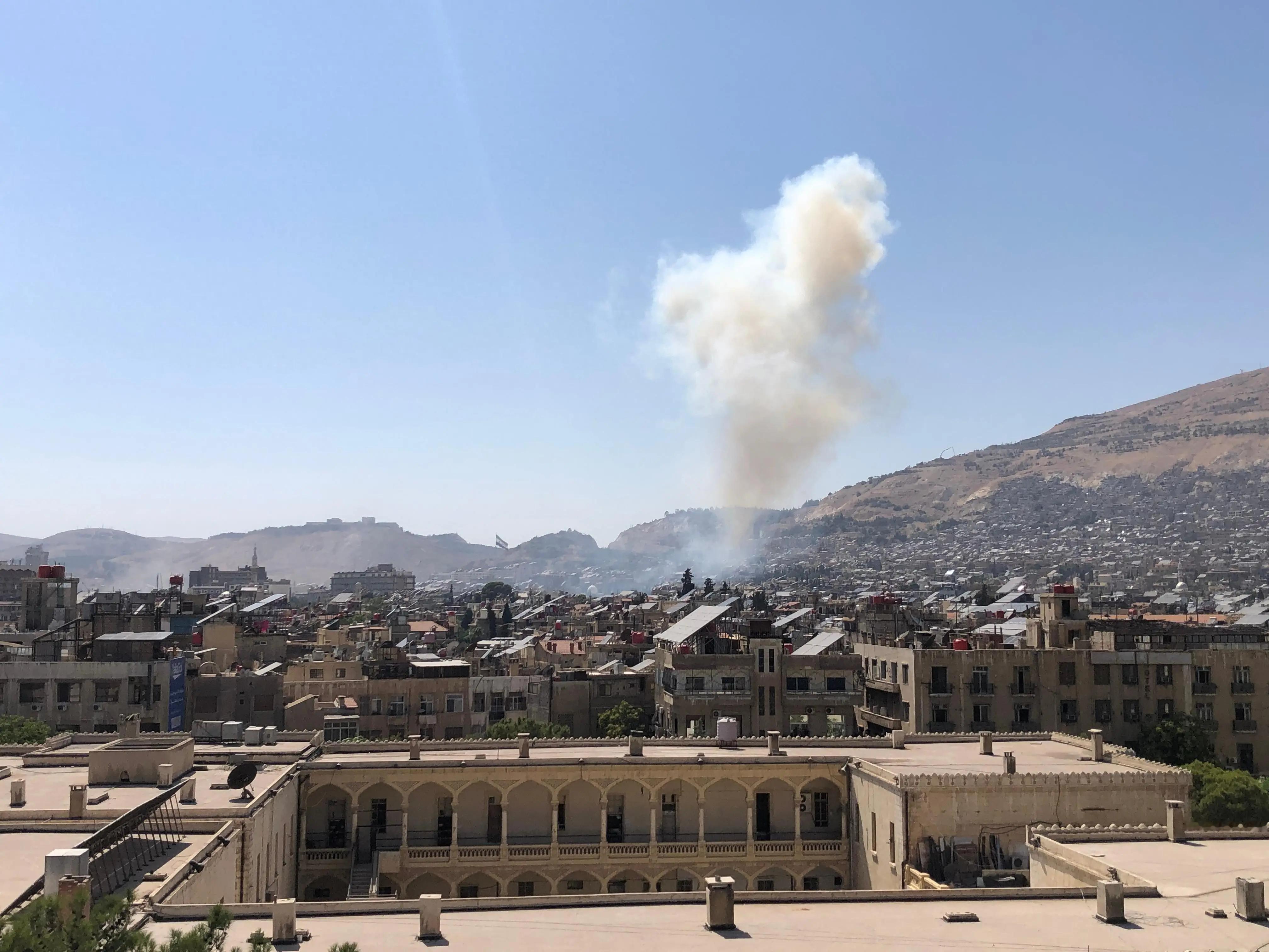 英法两国的空军最近一起干了一件事：1月3号晚上，他们联手空袭了叙利亚境内一个“伊