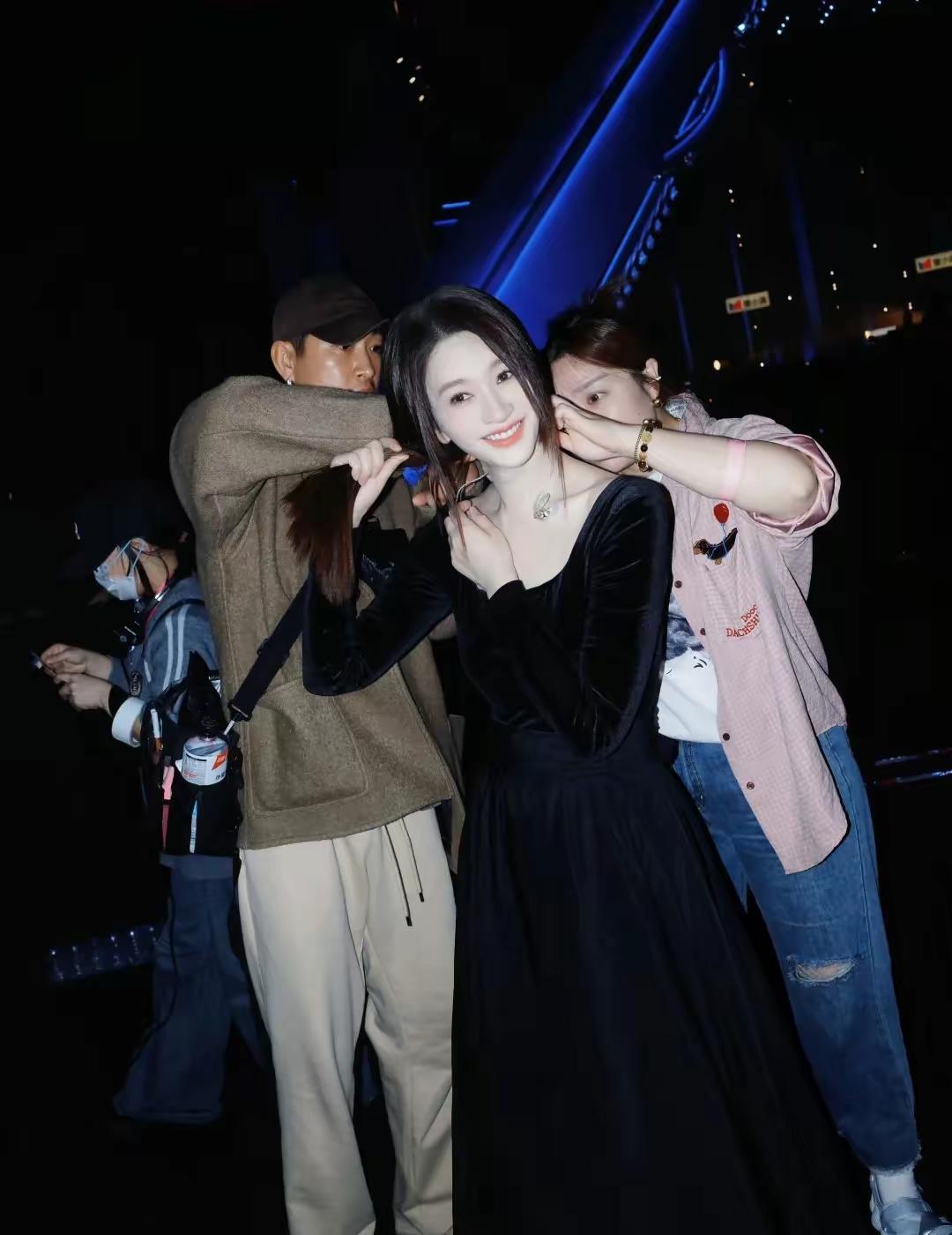 李小冉比白人还白