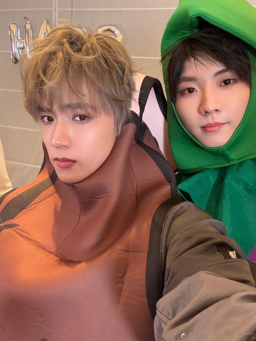 刘耀文张真源晒和马哥的合照 