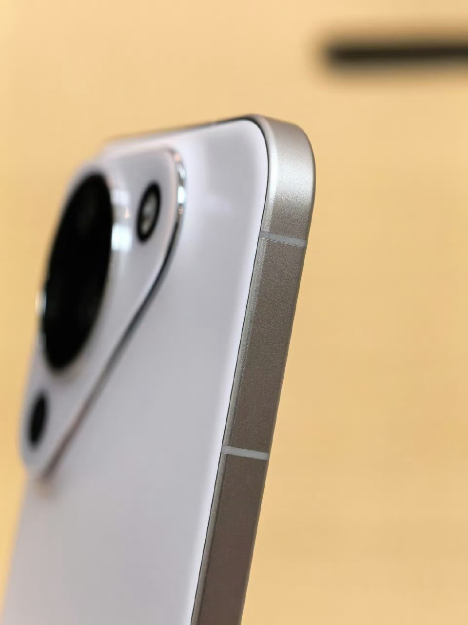当然不用啊，我就主打一个混搭，iOS，鸿蒙，Android 一起用，真的你用发现