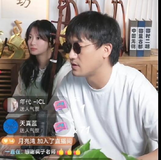 热闹可以暂缓，敬畏从不缺席
 
7月28日，是需要心怀敬畏、沉静慎思的日子。
 