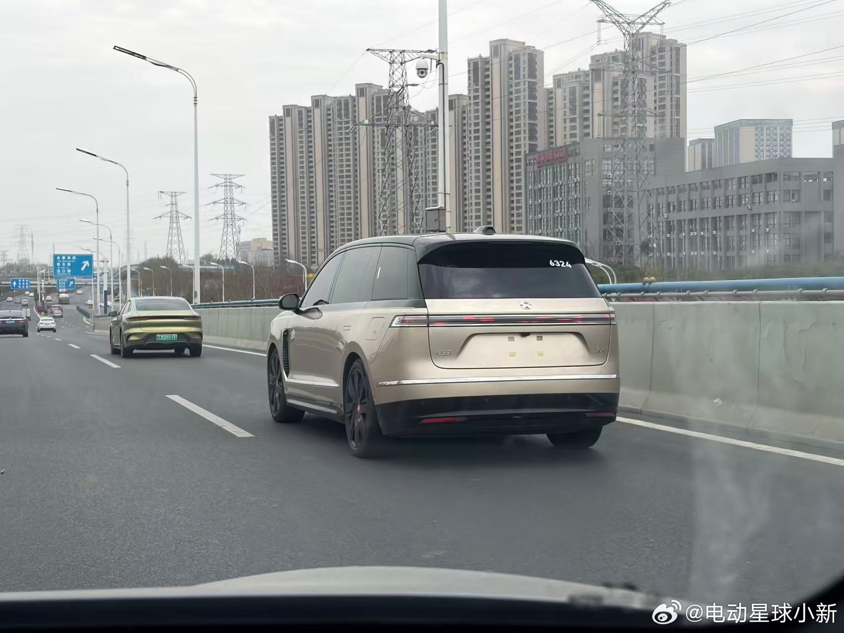 蔚来 ES9 地平线版测试车的最新路透，不得不说看着真的很大啊蔚来ES9新能源汽