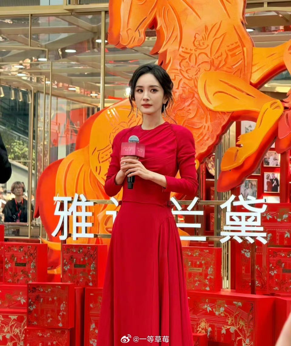 杨幂、赵丽颖、唐嫣 今日活动生图状态 