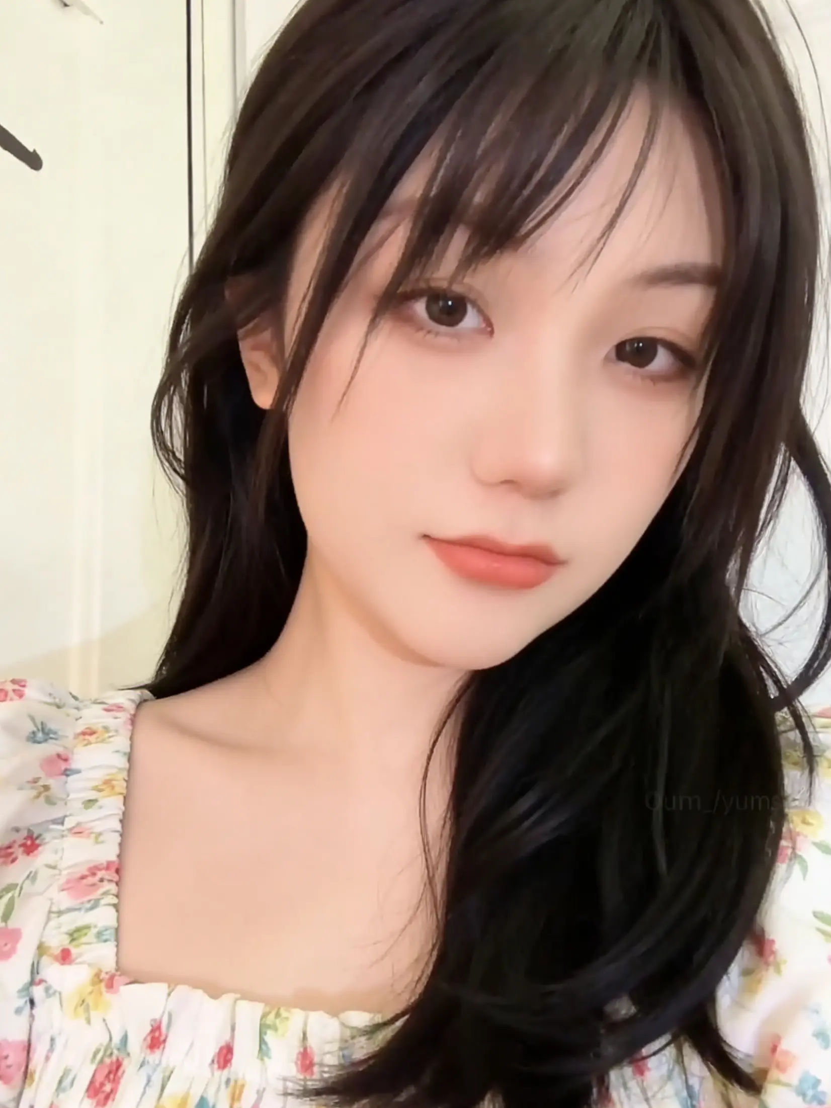 喜欢上了各种带小碎花的衣服。