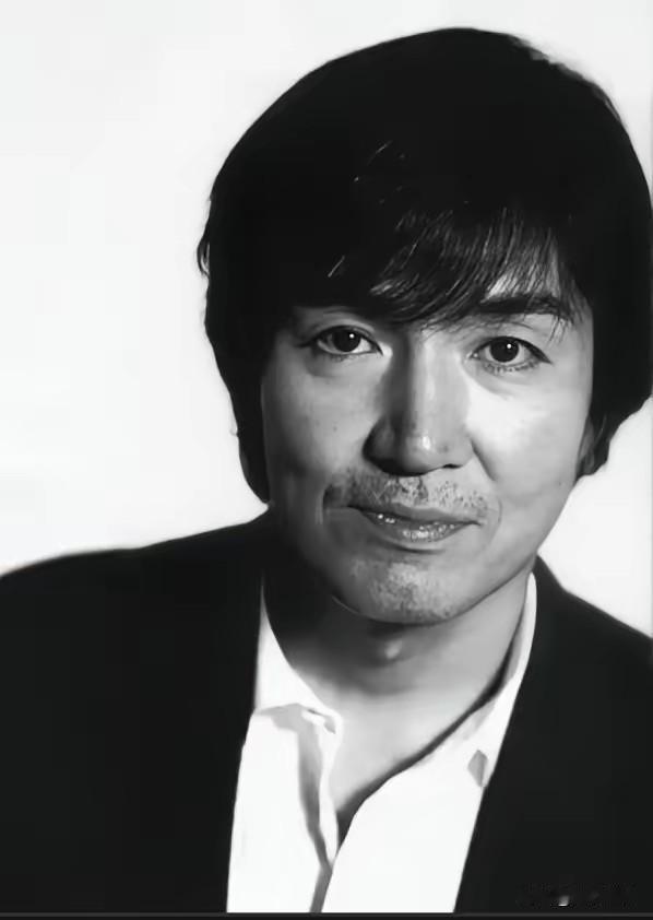 日本作家东野圭吾于当地时间23日因结直肠癌去世，终年68岁。东野圭吾凭借直木奖获