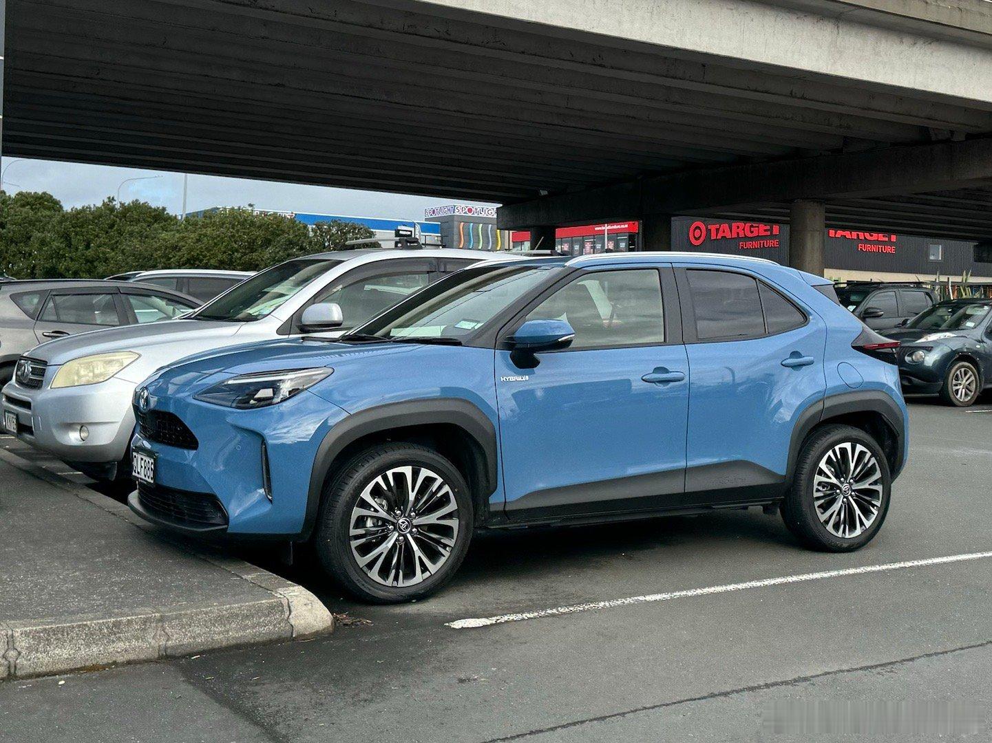 雅力士Cross，国内丰田RAV4和CHR要是有这个蓝色就好了#凯文聊车#  ​