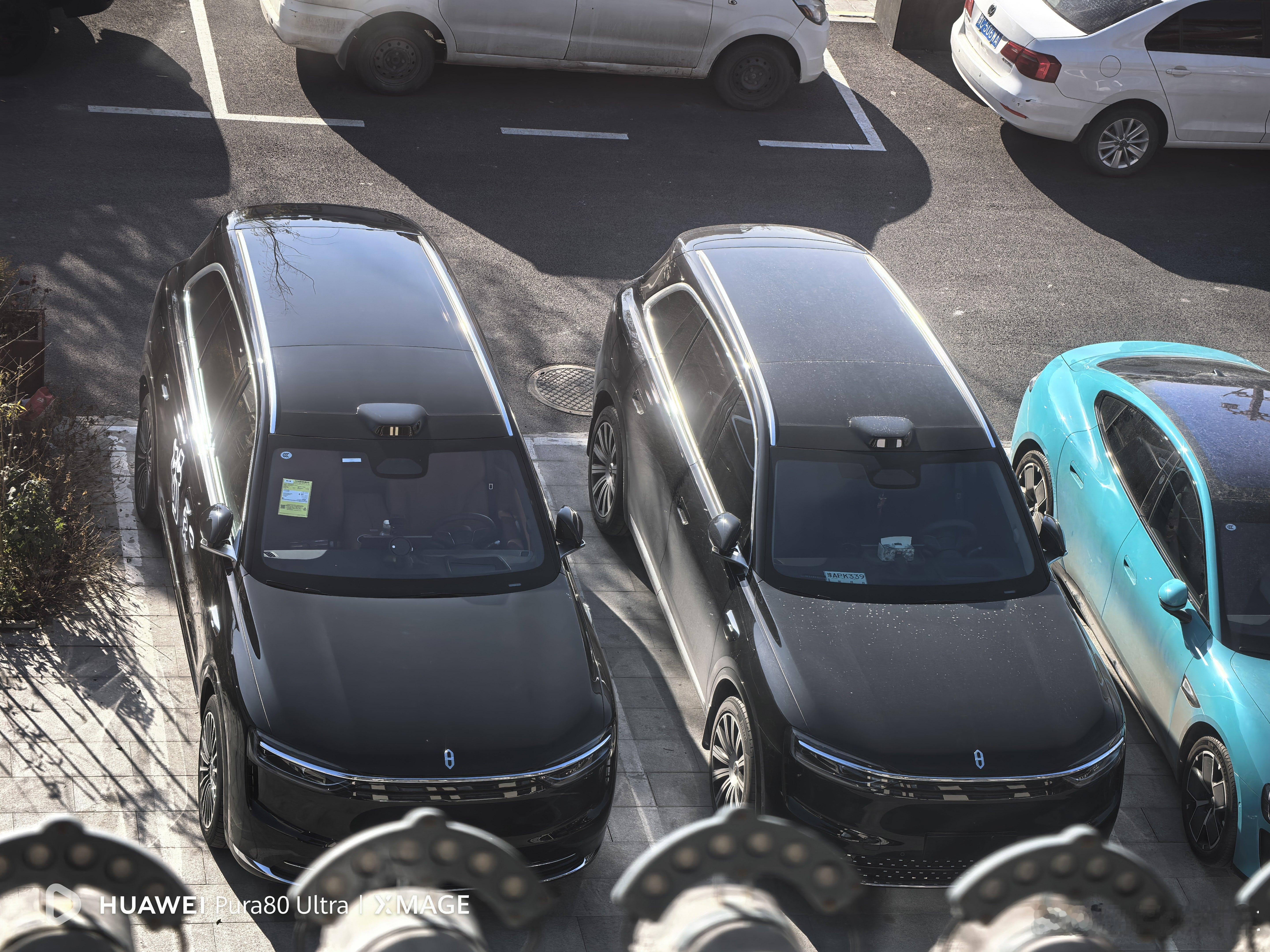 五界智行共赴万里  奔赴西北第一晚在洛阳，今早一拉开窗帘，就发现楼下有辆同款M7