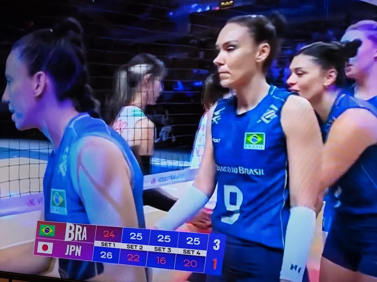 在刚刚结束的世联赛澳门站第2场淘汰赛中，巴西女排以3:1战胜了日本女排，巴西女排