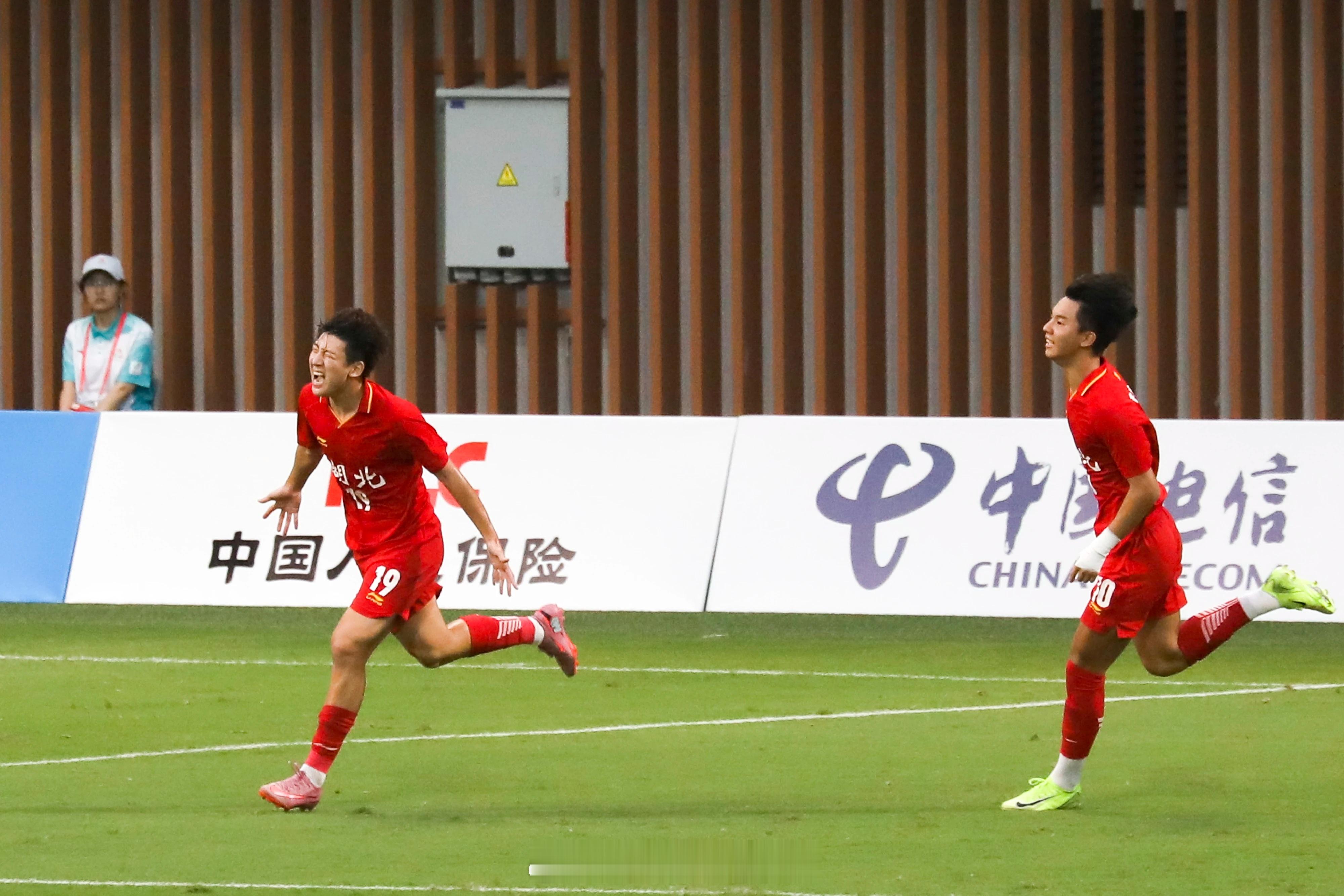 第十五届运动会足球项目男子18岁以下组决赛阶段C组第2轮，湖北U18男足2-0云