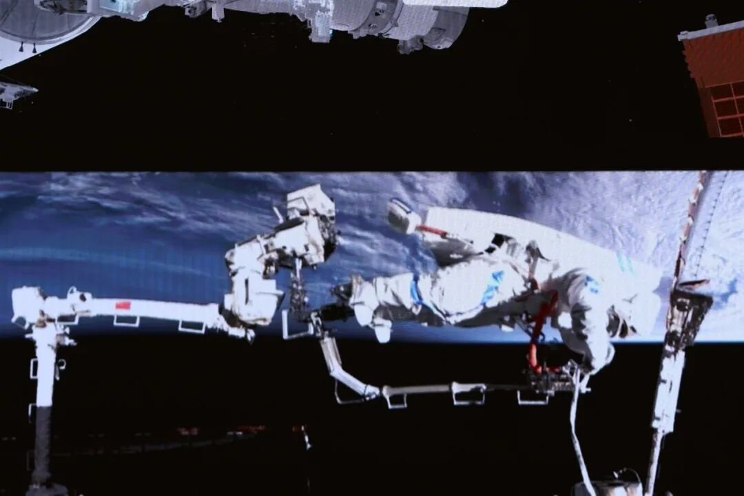 张陆已完成6次舱外活动，舱外活动累计约42小时17分，成为目前在舱外执行任务次数