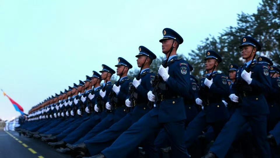 回望2025，我们看到了003型航母入列，看到了KJ-600和J-35在舰上成功