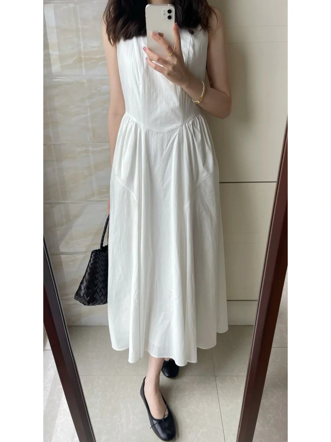简约大方小白裙🚶🏻‍♀️