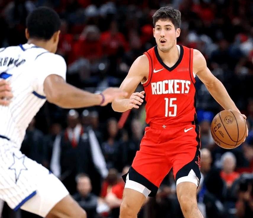 完全是菠菜局

第三节崩的时候我就觉得不对劲，太假了。按乌度卡那脾气，别说分差到