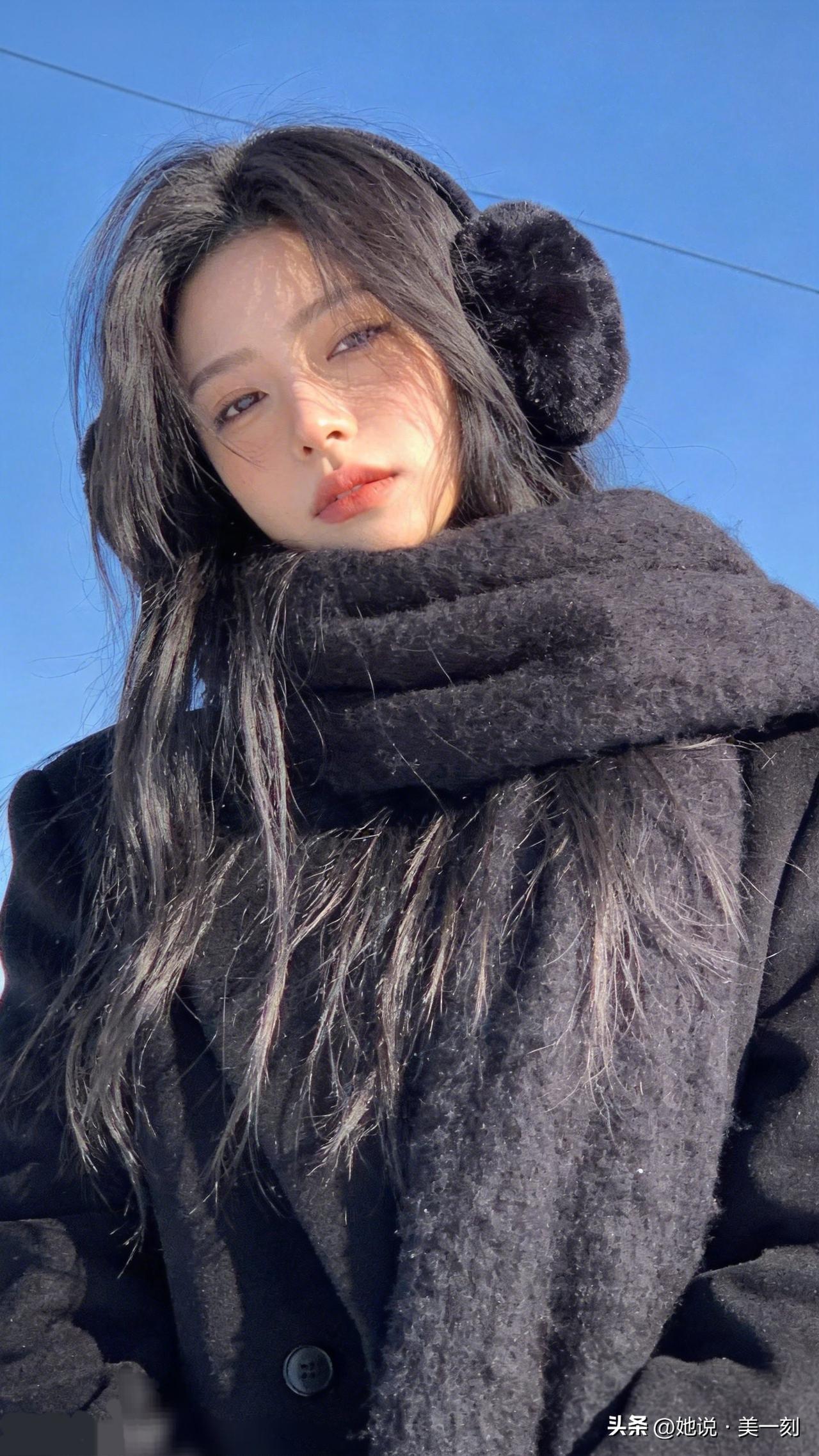 四季暖阳下的甜心少女，温柔又迷人。你喜欢吗❤️