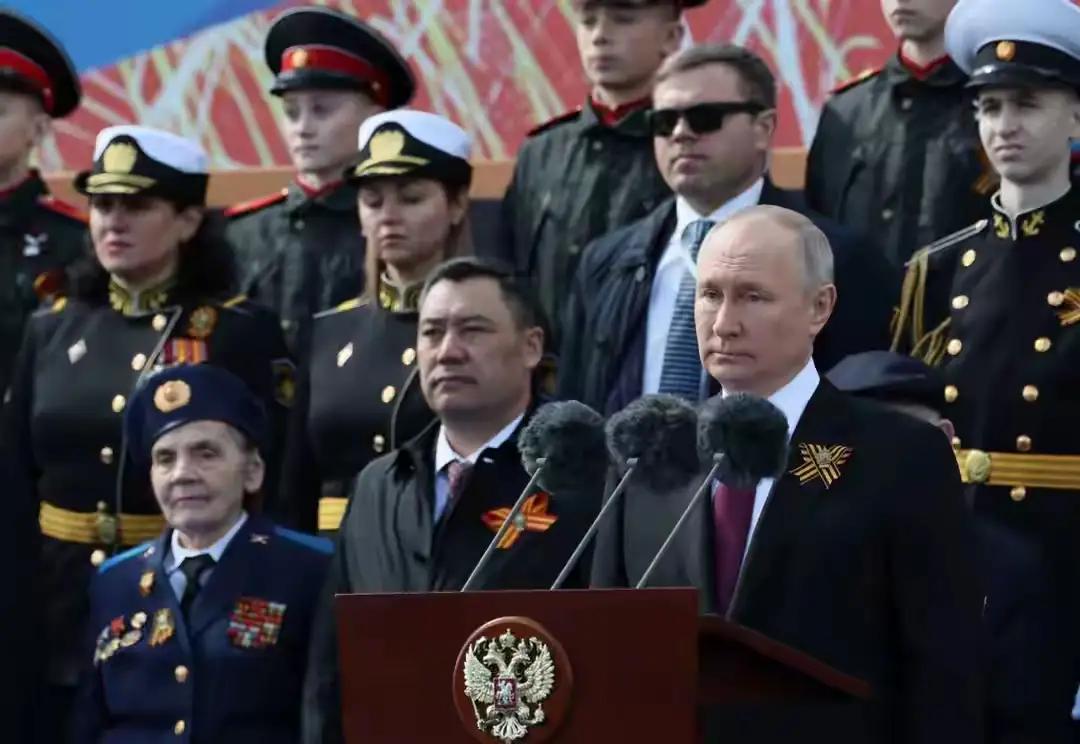 憋了整整一年！俄方突然发声，原来早给中国留足了空间
 
隐忍一年不吭声，俄罗斯这