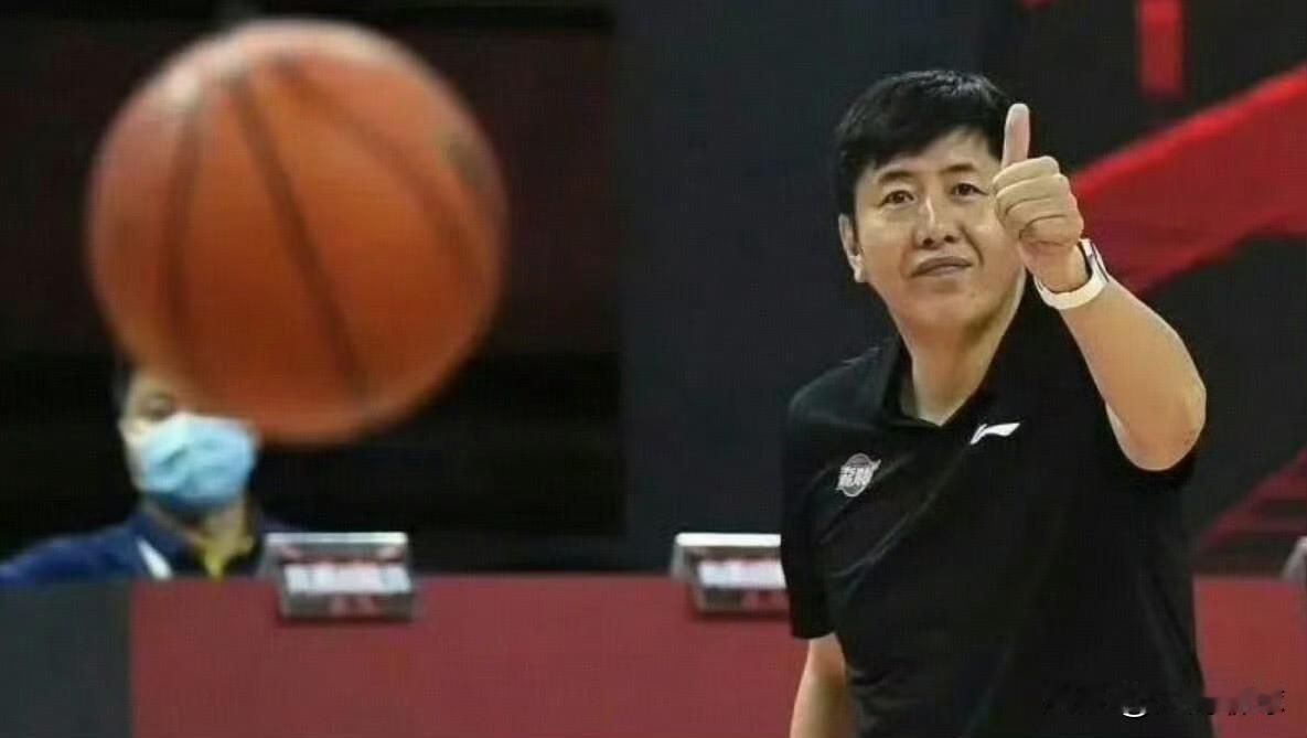 丁伟胜任总教练！2025年12月25日浙江稠州金租发布公告：“经俱乐部研究决定，