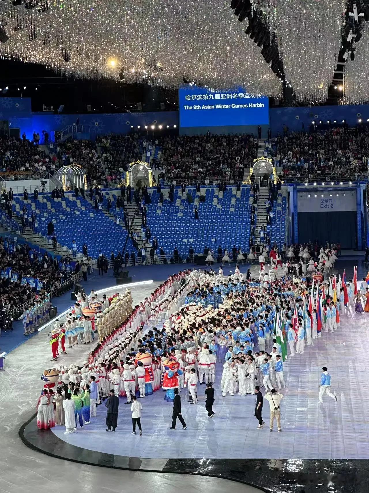 ❄️“冰雪同梦，亚洲同心”[烟花]
祝愿哈尔滨第九届亚冬会，取得圆满成功！